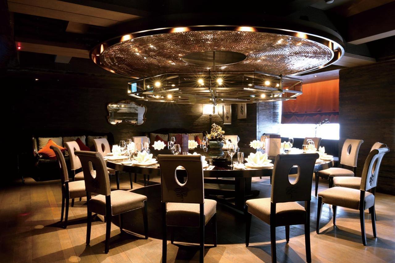 Palais De Chine Hotel Taipei Exterior foto The interior of a restaurant in the Grand Hyatt Hotel, Mumbai