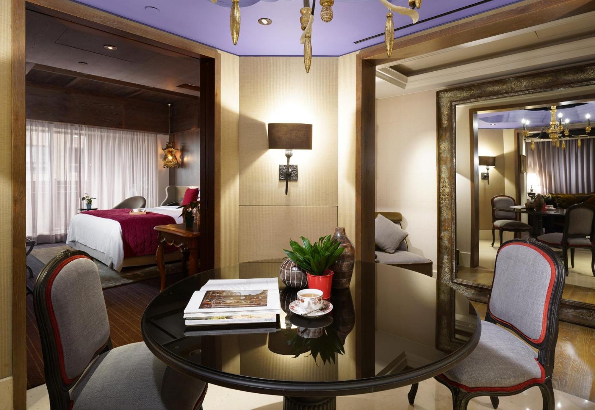 Palais De Chine Hotel Taipei Exterior foto A suite at the Mandarin Oriental, Hong Kong